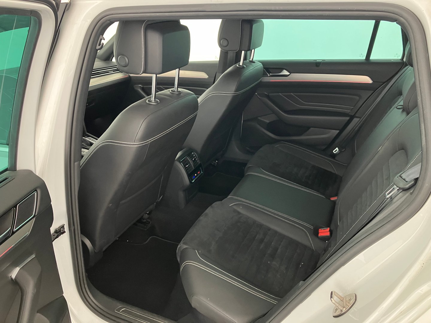 VW Passat Variant Elegance TDI DSG | Bild 16 von 20