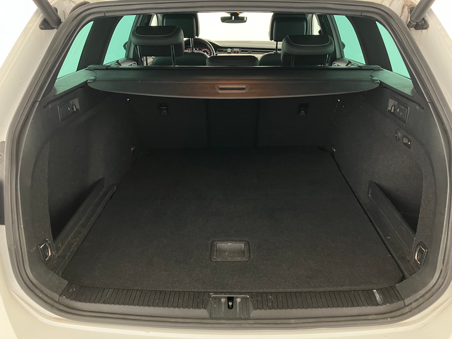 VW Passat Variant Elegance TDI DSG | Bild 17 von 20