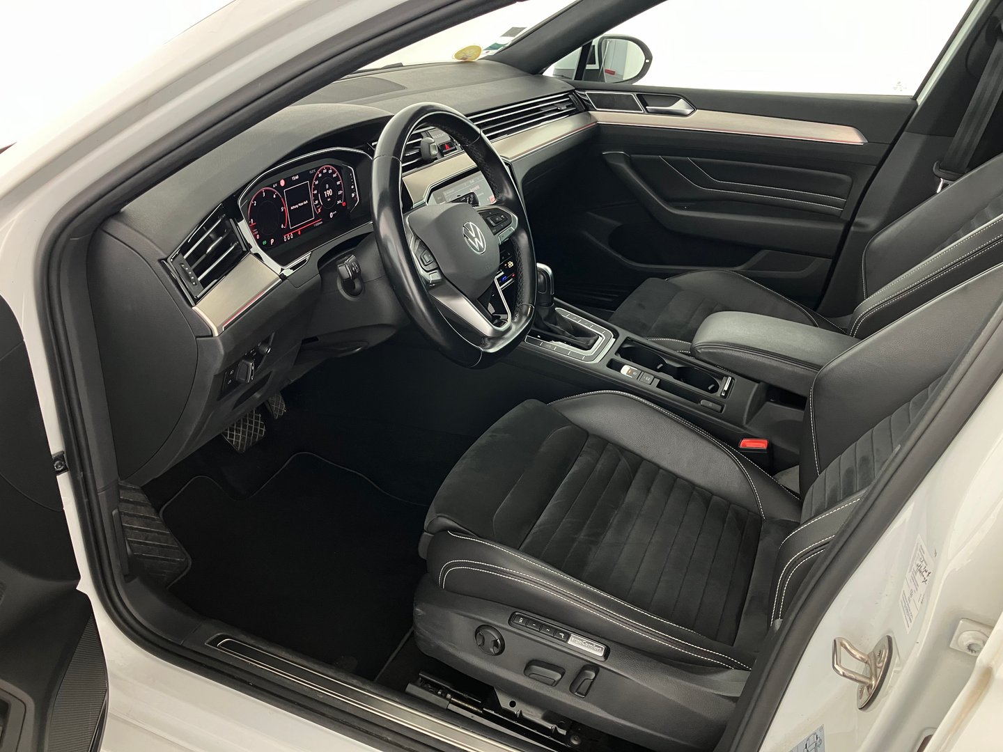 VW Passat Variant Elegance TDI DSG | Bild 4 von 20