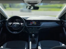 Škoda Scala Essence TSI in Black-Magic Perleffekt