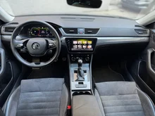 Škoda Superb Combi 4x4 SCOUT TDI DSG in Lava-Blau Metallic