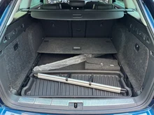 Škoda Superb Combi 4x4 SCOUT TDI DSG in Lava-Blau Metallic