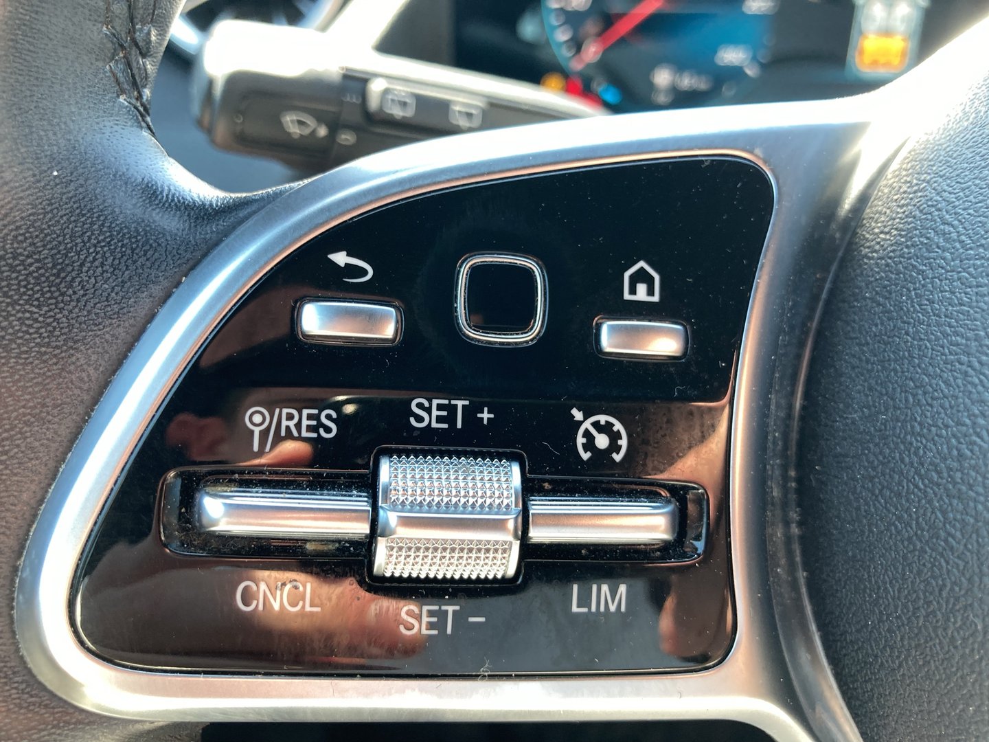 Mercedes GLA 200 d 4MATIC Aut. | Bild 11 von 24