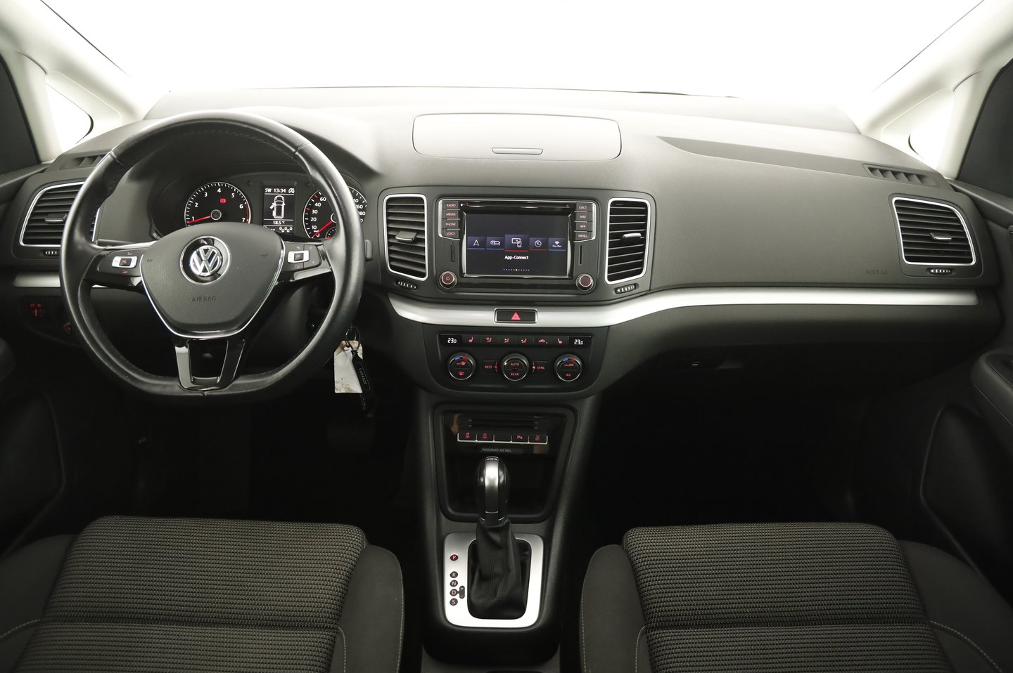 VW Sharan Business+ TSI DSG 5-Sitzer | Bild 6 von 22