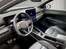 VW T-Roc R-Line eTSI DSG in Wolf Grey Dach Black Uni