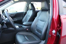 Toyota RAV4 2,5 Hybrid VIP AWD in Pearlrot Metallic