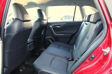 Toyota RAV4 2,5 Hybrid VIP AWD in Pearlrot Metallic