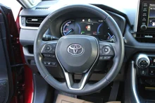 Toyota RAV4 2,5 Hybrid VIP AWD in Pearlrot Metallic