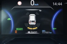 Toyota RAV4 2,5 Hybrid VIP AWD in Pearlrot Metallic