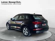 Audi Q5 55 TFSI e quattro Sport in 0E Mythosschwarz Metallic