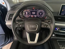 Audi Q5 55 TFSI e quattro Sport in 0E Mythosschwarz Metallic