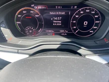 Audi Q5 55 TFSI e quattro Sport in 0E Mythosschwarz Metallic