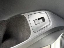 VW Tiguan Allspace R-Line TDI 4MOTION DSG in Pure White