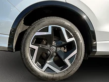 VW Tiguan R-Line TDI DSG in Oyster Silver Metallic