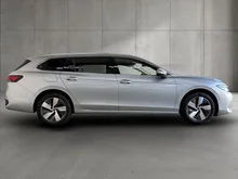VW Passat Variant Business eTSI DSG in silber - metallic