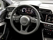 Audi A3 Sportback 30 TFSI in Distriktgrün Metallic