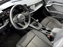 Audi A3 Sportback 30 TFSI in Distriktgrün Metallic