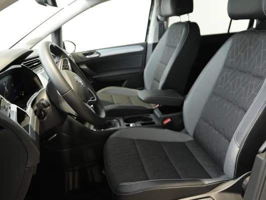 Bild eines Golf Variant Business mHeV DSG