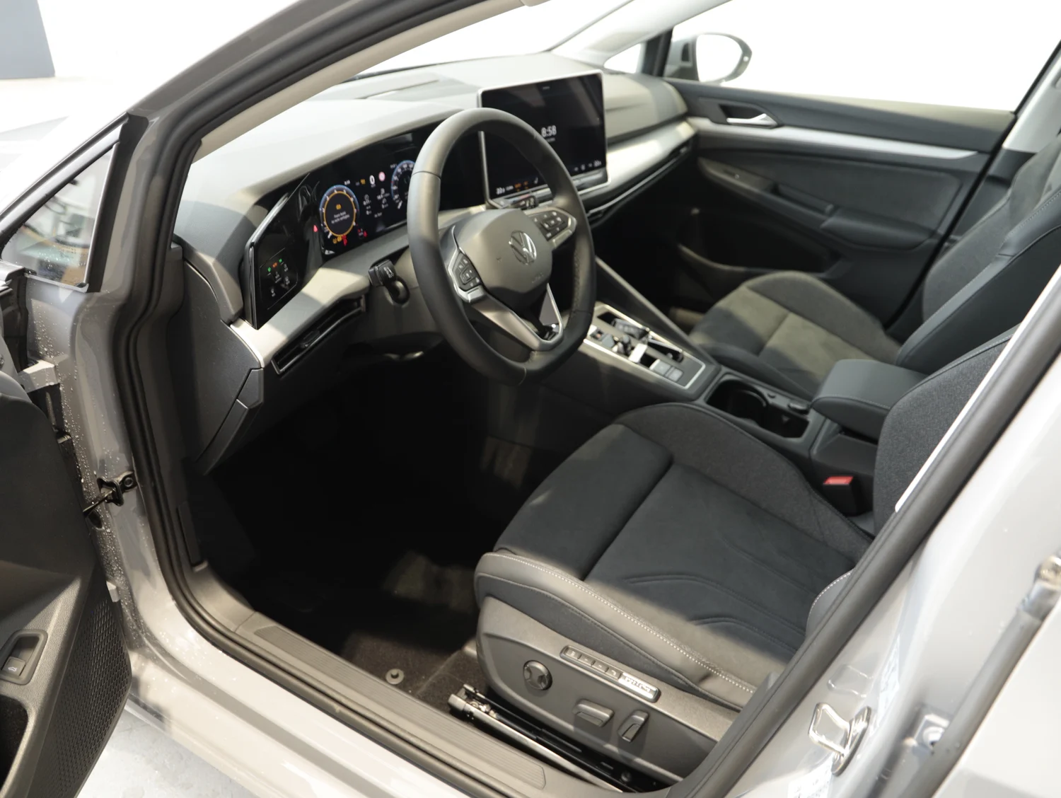 Bild eines Golf Variant Business mHeV DSG