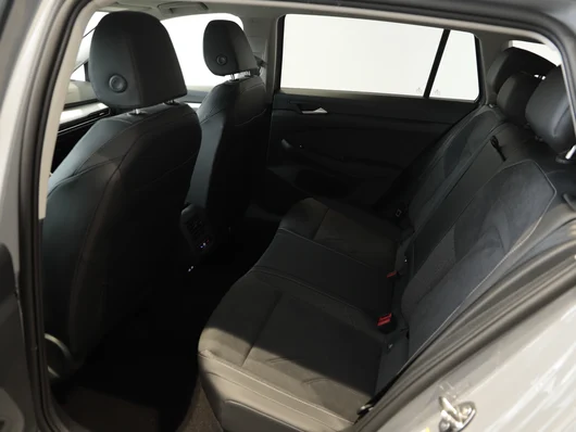 Bild eines Golf Variant Business mHeV DSG