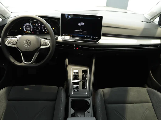 Bild eines Golf Variant Business mHeV DSG