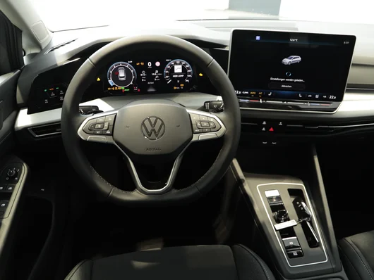 Bild eines Golf Variant Business mHeV DSG