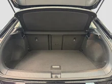 VW T-Roc Design TSI OPF in schwarz - metallic-perleffektno