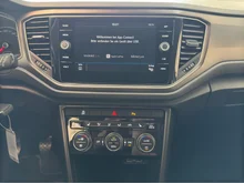 VW T-Roc Design TSI OPF in schwarz - metallic-perleffektno