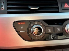 Audi A4 Avant 40 TFSI S line in dunkelgrau - metallic-perleffekt