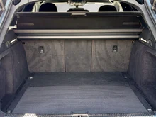 Audi A4 Avant 40 TFSI S line in dunkelgrau - metallic-perleffekt