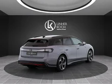 VW ID.7 Tourer GTX 4MOTION 250kW Business in Mondsteingrau Dach Schwarz