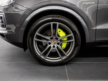 Porsche Cayenne E-Hybrid III in quarzitgraumetallic