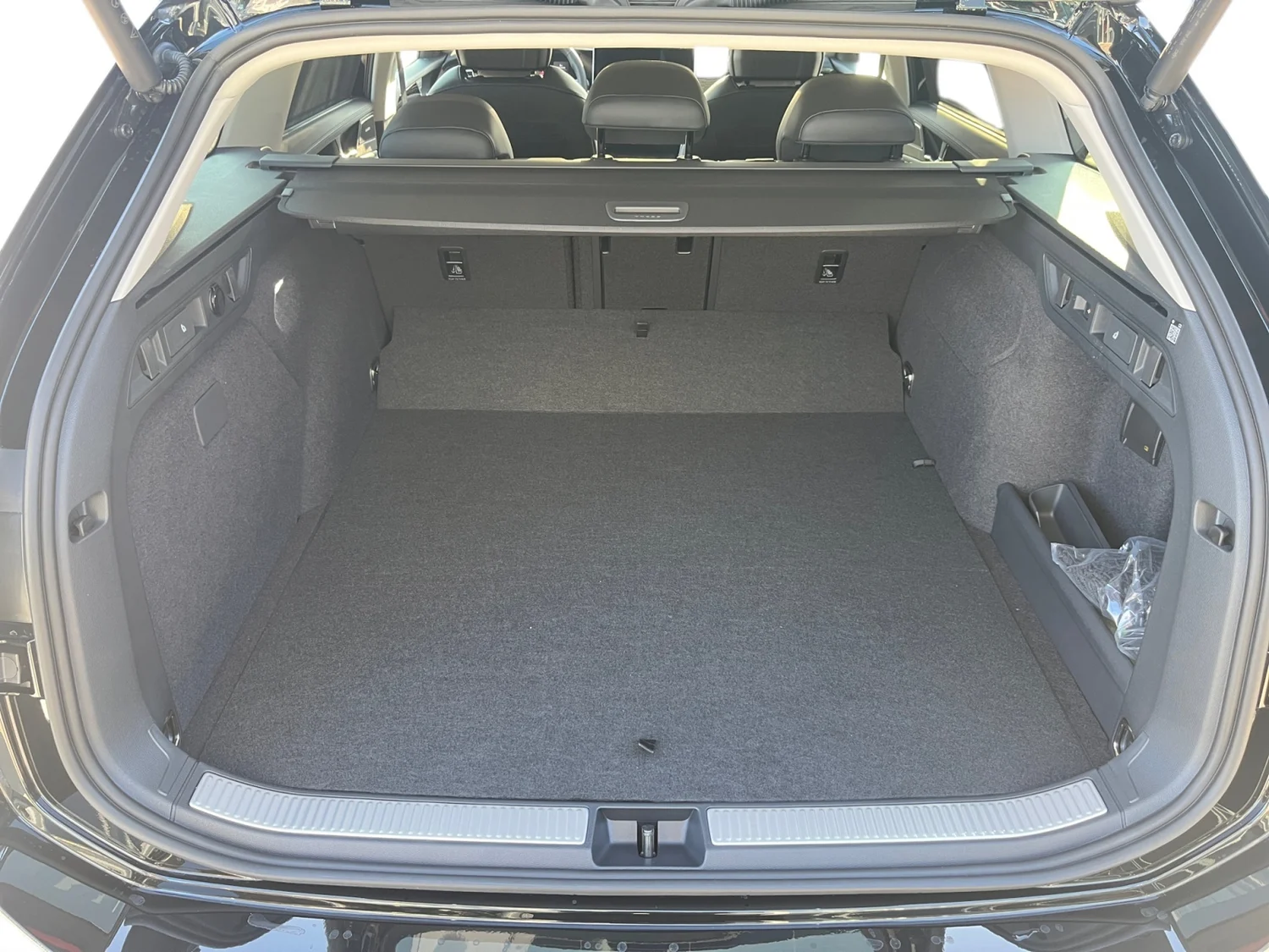 Bild eines Passat Variant Business eHybrid 150kW