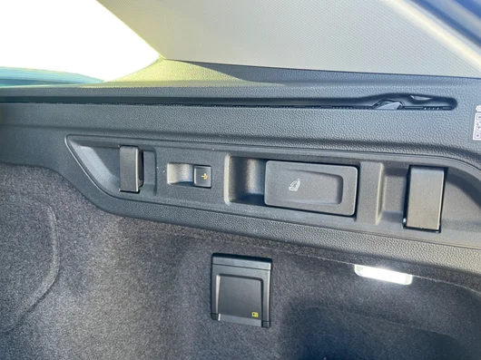 Bild eines Passat Variant Business eHybrid 150kW