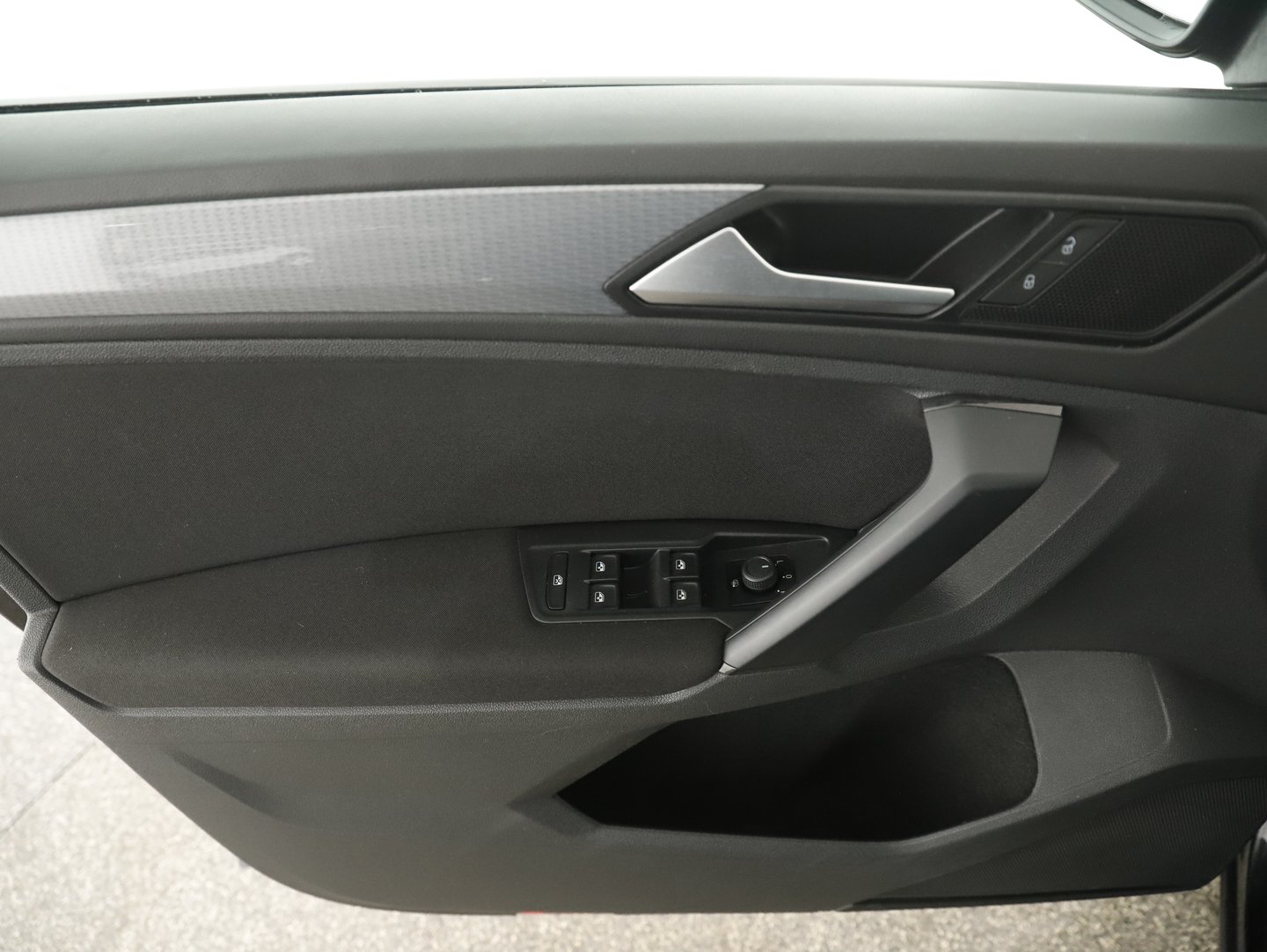 VW Tiguan Life TDI 4MOTION DSG | Bild 16 von 22
