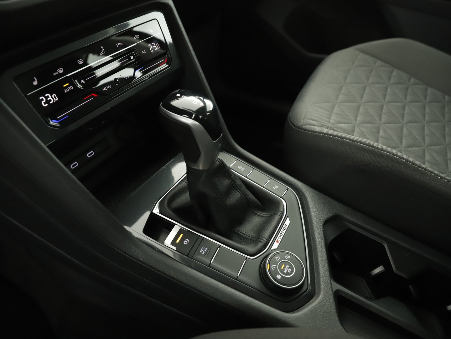VW Tiguan Life TDI 4MOTION DSG | Bild 7 von 22