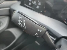 VW Golf Sport mHEV TSI DSG in Oryxweiß Perlmutteffekt  Dach schwarz