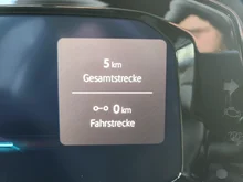 VW Golf Sport mHEV TSI DSG in Oryxweiß Perlmutteffekt  Dach schwarz