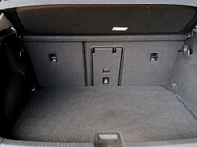 VW Golf Life TSI ACT in Deep Black Perleffekt