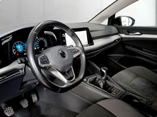 VW Golf Life TSI ACT in Deep Black Perleffekt