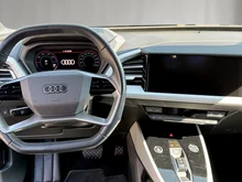 Audi Q4 e-tron 50 e-tron quattro in Mythosschwarz metallic