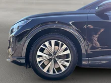 Audi Q4 e-tron 50 e-tron quattro in Mythosschwarz metallic
