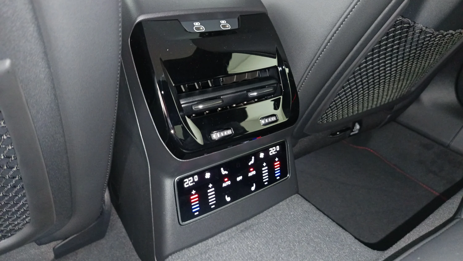 Bild eines Audi A6 Limousine quattro TDI 150 kW