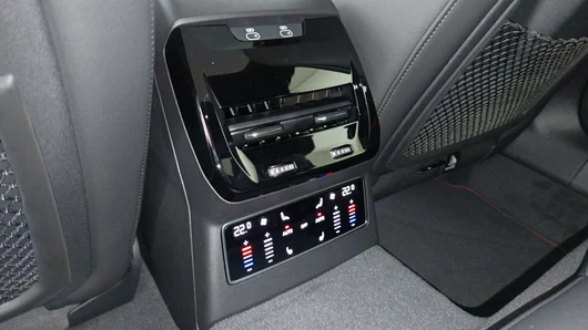 Bild eines Audi A6 Limousine quattro TDI 150 kW