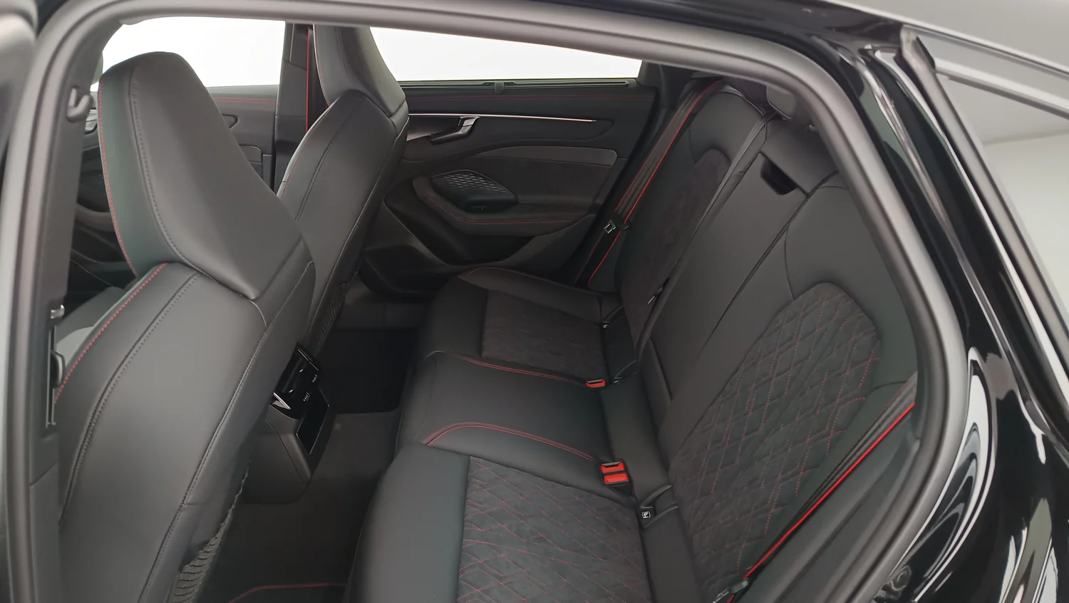Bild eines Audi A6 Limousine quattro TDI 150 kW