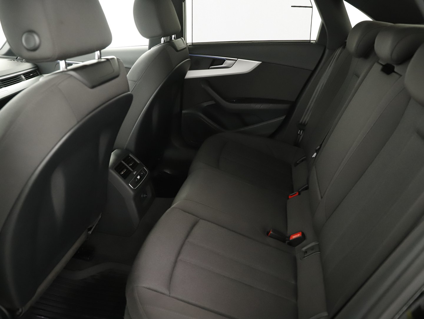 Audi A4 Limousine 40 TDI S line quattro | Bild 9 von 12