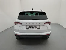 Škoda Karoq Selection TSI in 2Y Moon-Weiss Metallic