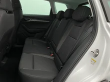 Škoda Karoq Selection TSI in 2Y Moon-Weiss Metallic