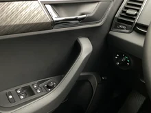 Škoda Karoq Selection TSI in 2Y Moon-Weiss Metallic