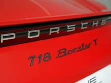 Porsche 718 Boxster T in indischrot
